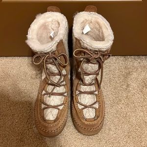 LL Bean Sherpa Boots with Laces